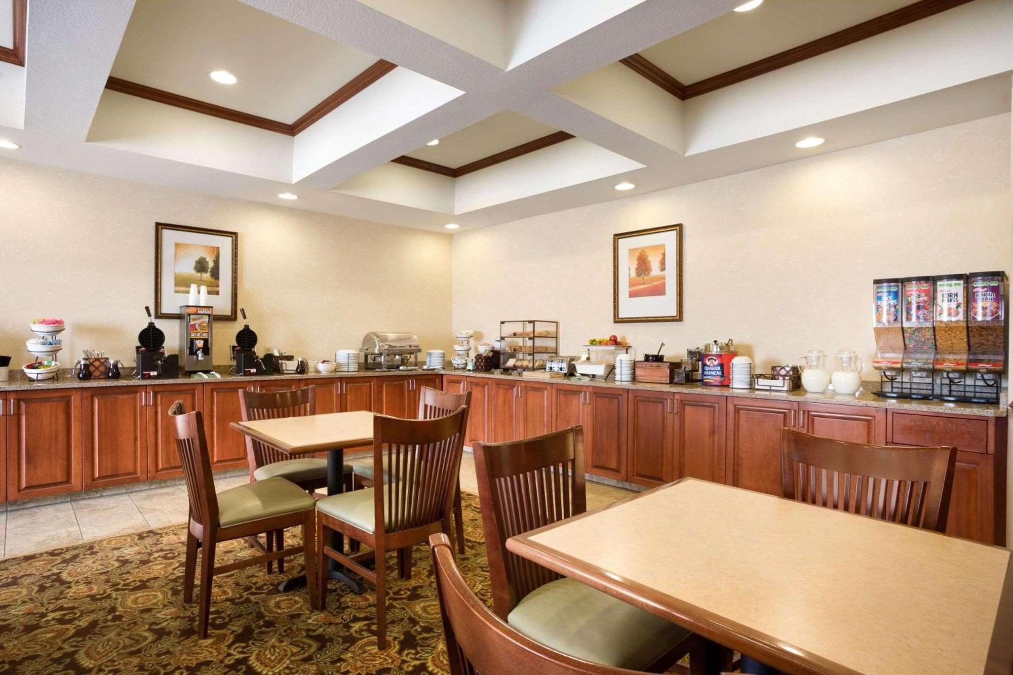 Country Inn & Suites By Radisson, Washington At Meadowlands, Pa Zewnętrze zdjęcie